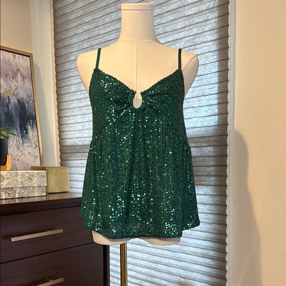 Love on a Hanger Green Sequin Keyhole Women's Top. Size M